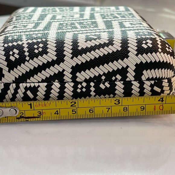 ⭐️HOST PICK⭐️ Sensational Zara Hard Shell Clutch - Picture 12 of 16